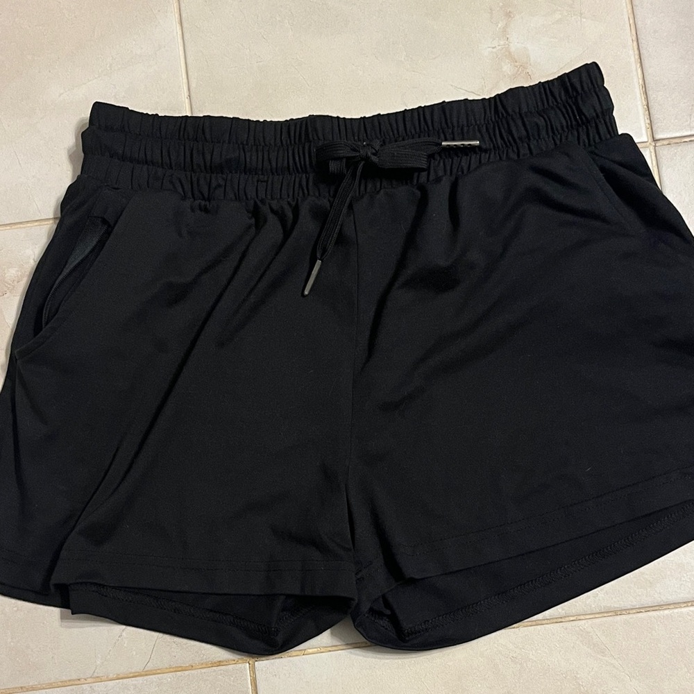 Serra Women's Black Athletic Shorts